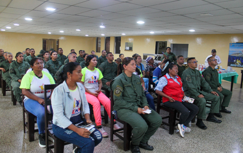 La U.M.I. Maracaibo y la Armada Bolivariana unidos para brindar atención en Lagunillas