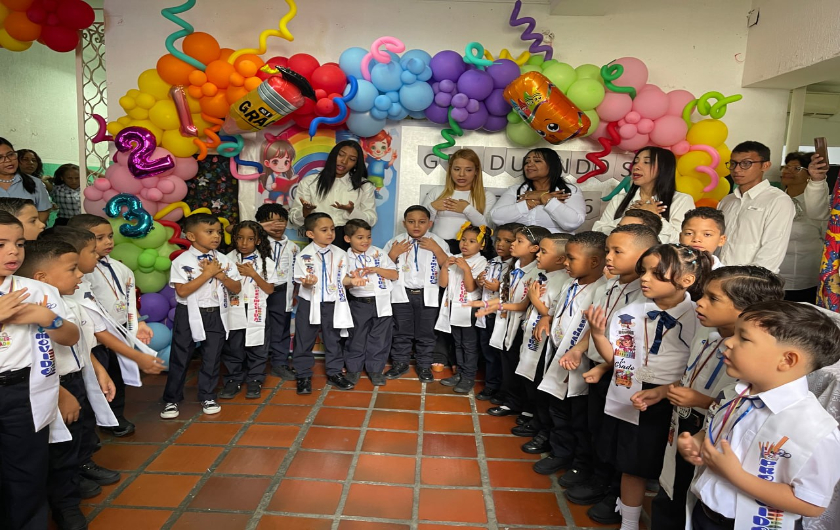 CEIA Dr. Manuel Montero celebra la graduación de 28 niños en el marco del Bicentenario del Congreso Anfictiónico de Panamá