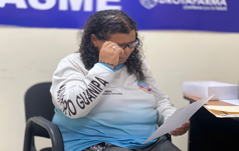 Unidad Médica El Tigre entrega lentes correctivos a docentes de Simón Rodríguez y Guanipa