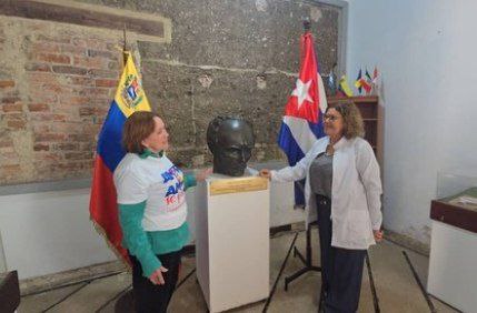 Ipasme fortalece lazos de solidaridad con la entrega de insumos médicos a la República de Cuba